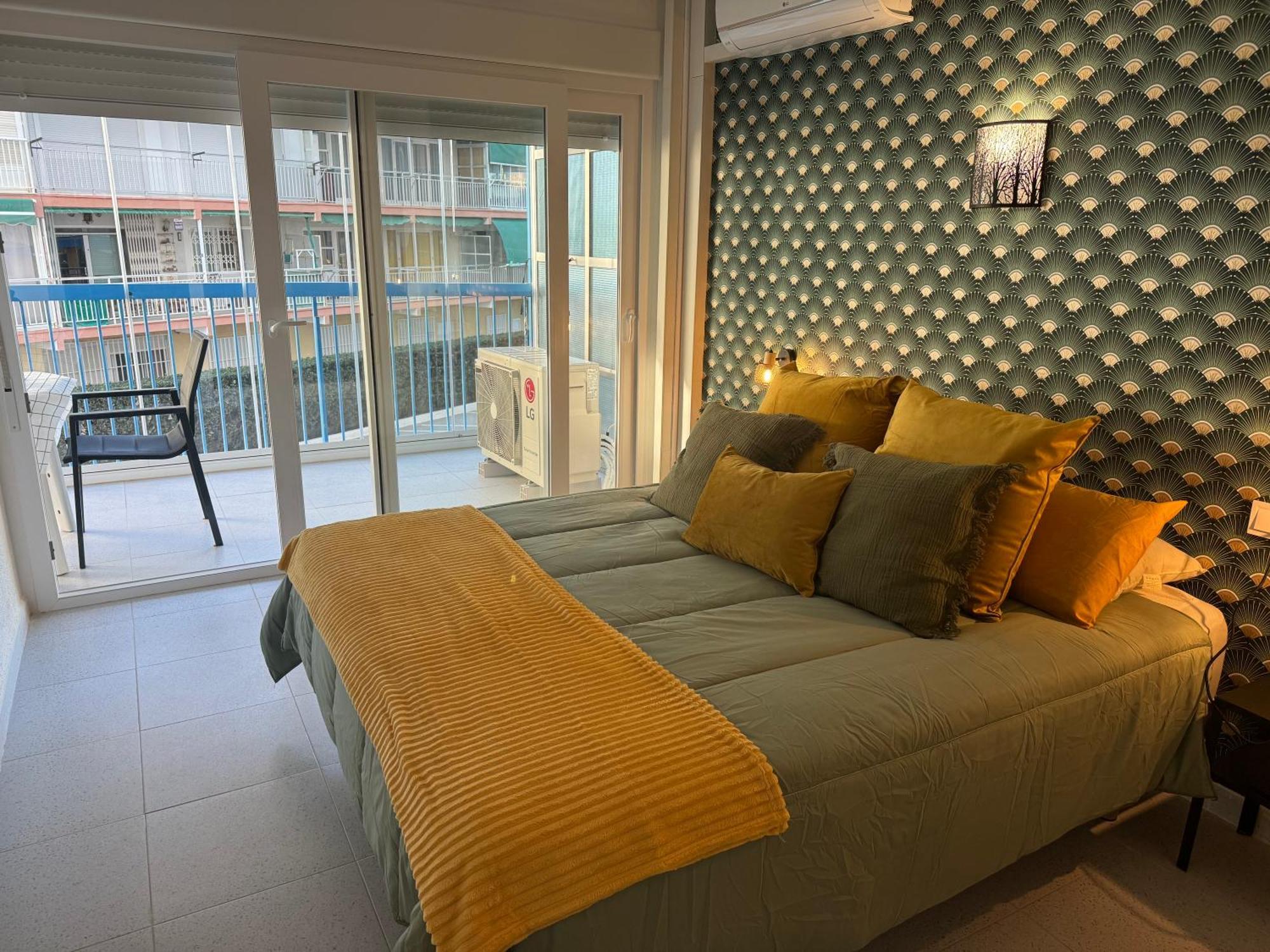 Apartamento Muchavista Primera Linea De Playa By El Conserje El Campello Eksteriør billede