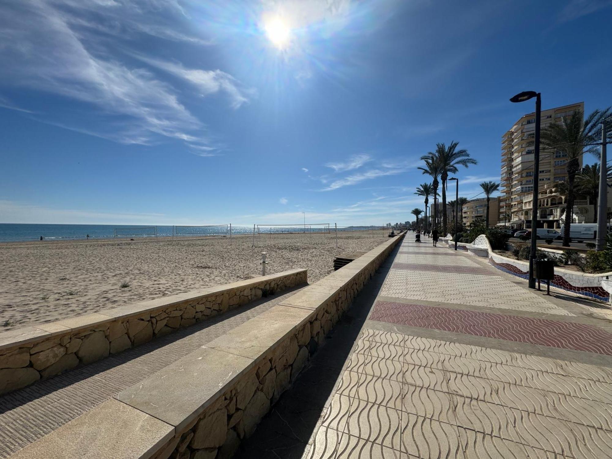 Apartamento Muchavista Primera Linea De Playa By El Conserje El Campello Eksteriør billede