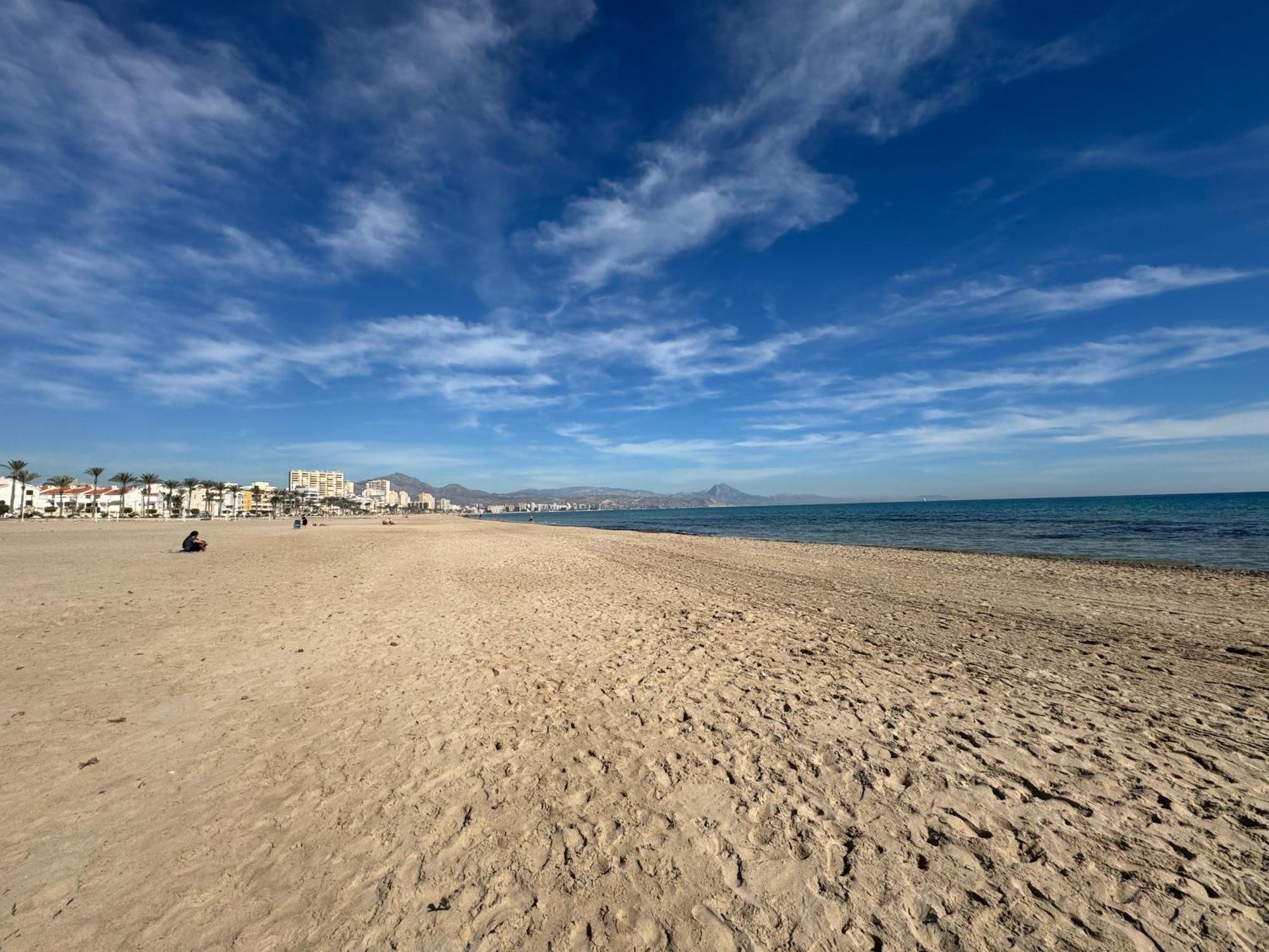 Apartamento Muchavista Primera Linea De Playa By El Conserje El Campello Eksteriør billede