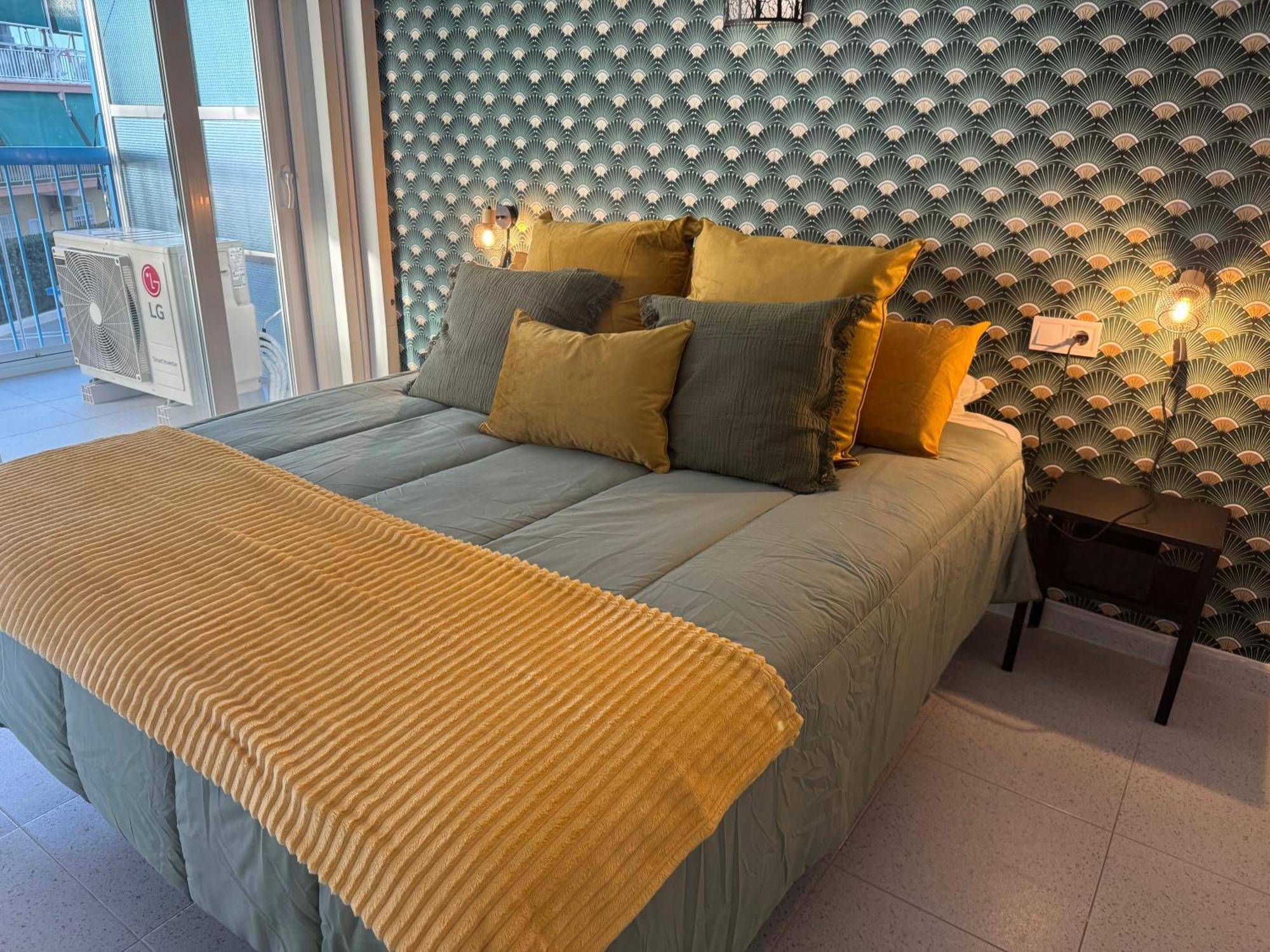 Apartamento Muchavista Primera Linea De Playa By El Conserje El Campello Eksteriør billede