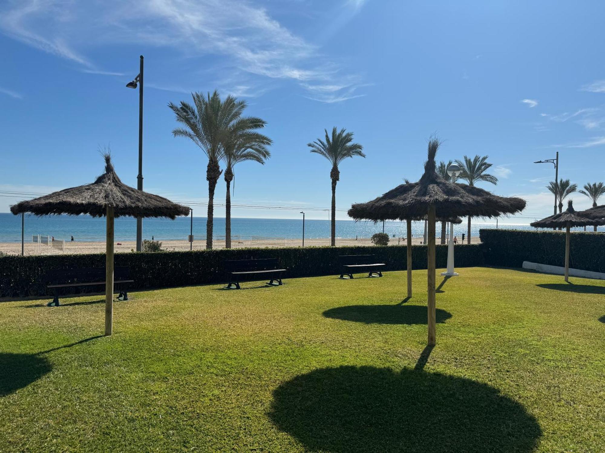 Apartamento Muchavista Primera Linea De Playa By El Conserje El Campello Eksteriør billede