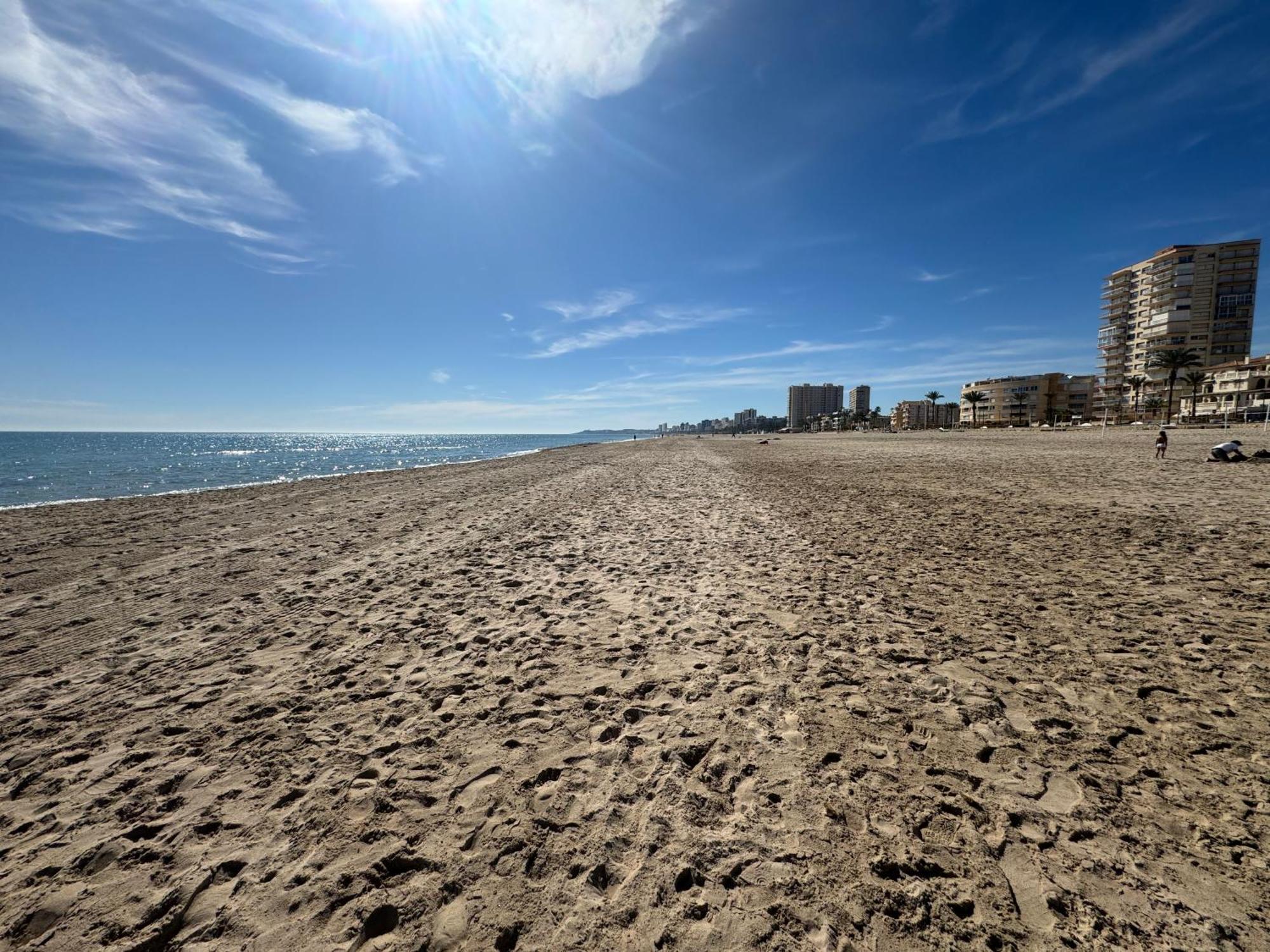 Apartamento Muchavista Primera Linea De Playa By El Conserje El Campello Eksteriør billede