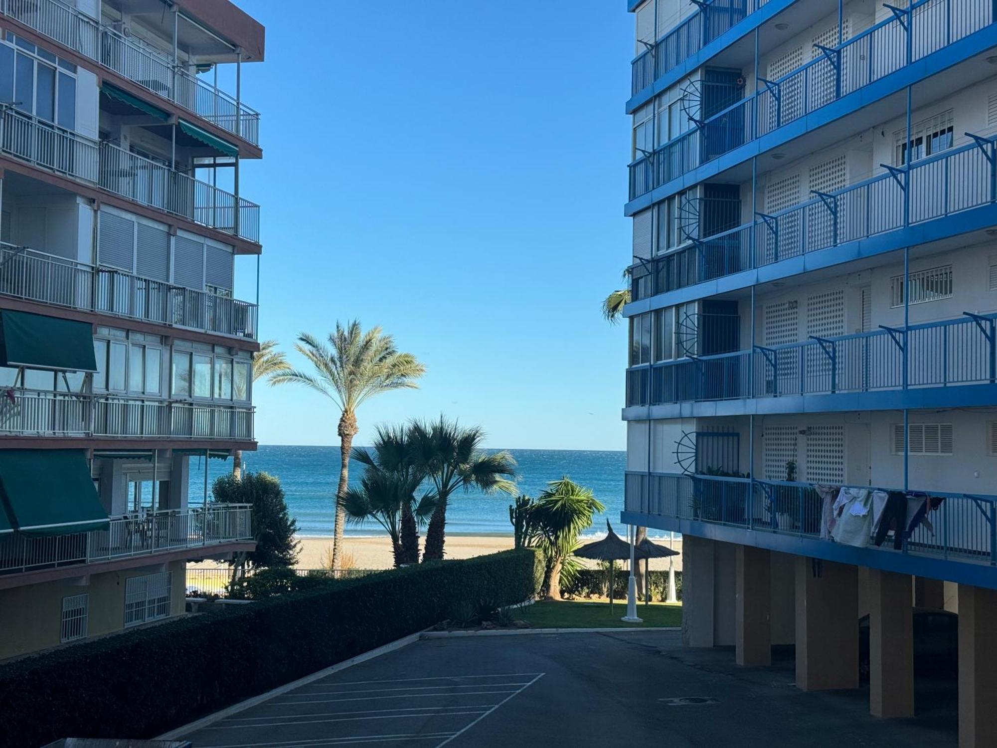 Apartamento Muchavista Primera Linea De Playa By El Conserje El Campello Eksteriør billede